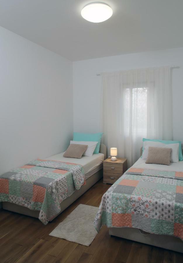 apartman zara Razanj Bagian luar foto